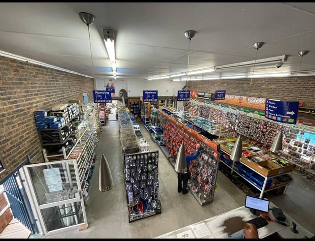 2,000M² WAREHOUSE FOR SALE IN GLEN AUSTIN AH